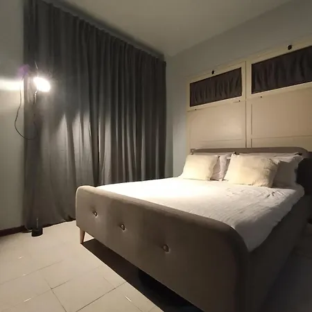Casaemily Trenofiumicinoair-villabonelli-ostiense ローマ