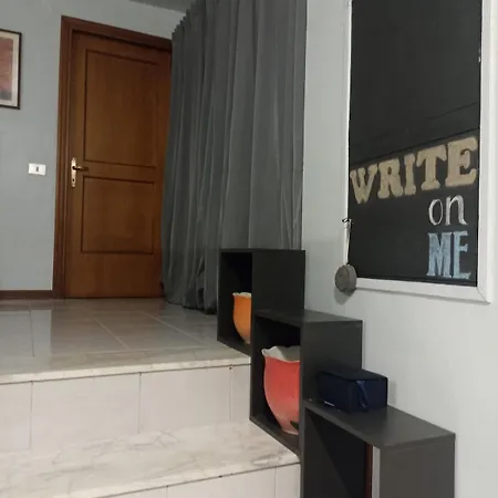 アパート Casaemily Trenofiumicinoair-villabonelli-ostiense